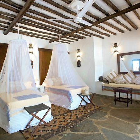 Kinondo Kwetu Hotel Диани Бийч Екстериор снимка