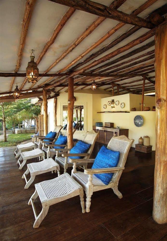 Kinondo Kwetu Hotel Диани Бийч Екстериор снимка