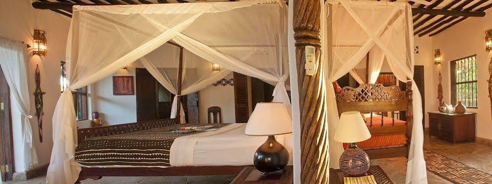 Kinondo Kwetu Hotel Диани Бийч Екстериор снимка